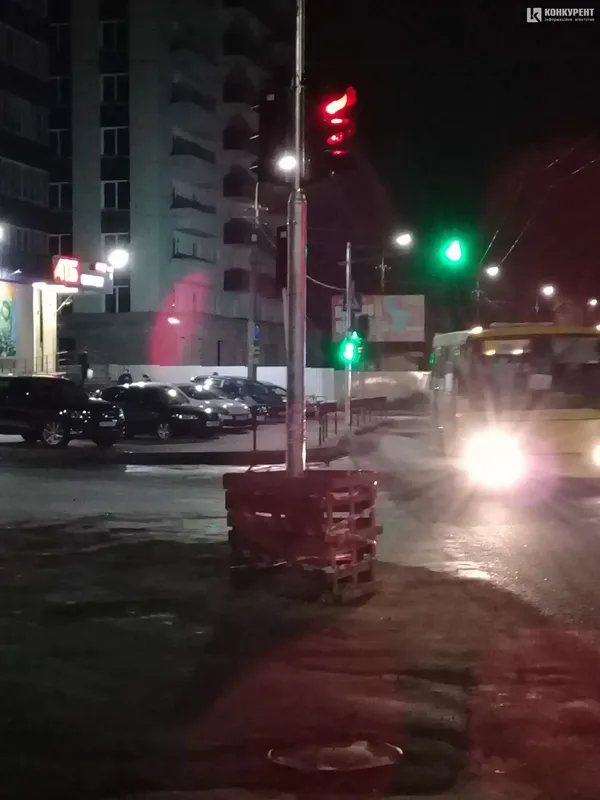 У Луцьку на перехресті Львівської – Городецької запустили новий світлофор (фото)
