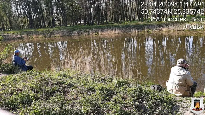 У центральному парку Луцька заборонено ловити рибу: інакше – штраф