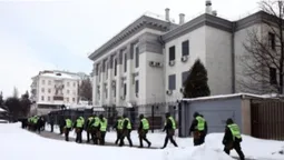 У Києві горіло посольство Росії: що відомо (відео)