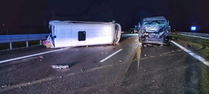 У Польщі в ДТП потрапили 12 українців, п’ятьох – госпіталізували (фото)