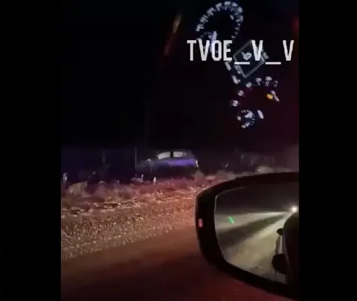 Зіткнулись 5 автомобілів: у масштабній аварії на Волині загинула людина (відео)
