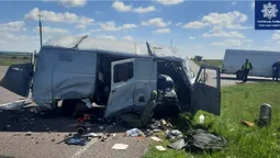 Mercedes не пропустив «УАЗ»: на Волині – аварія (фото)