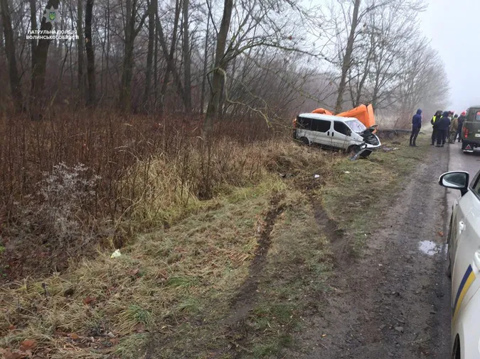 Ожеледиця і туман на Волині: три автівки злетіли в кювет