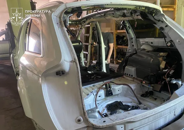 Ввозив автівки під виглядом гуманітарки для ЗСУ: волинянин постане перед судом (фото)