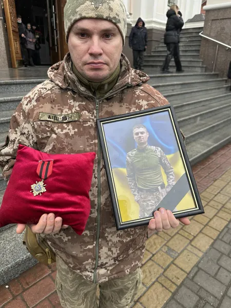 У Луцьку попрощалися із загиблим воїном Євгеном Пришвою (фото)