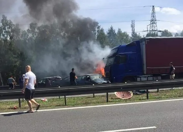 Смертельна аварія в Польщі: постраждалих рятував українець (фото)