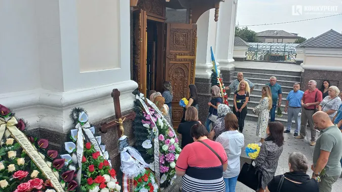 Йому було 25: у Луцьку попрощалися із загиблим воїном Максимом Мартиновим (фото, відео)