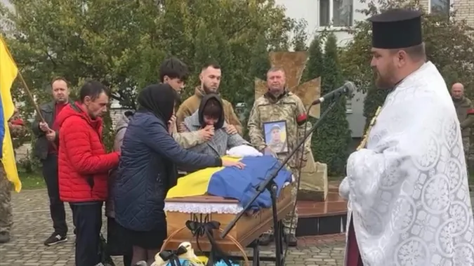 У Рожищі попрощалися із загиблим воїном Віктором Яручиком (фото)