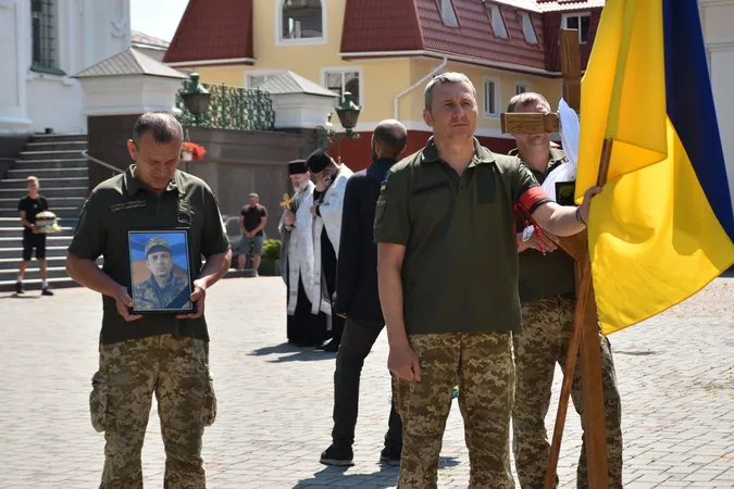 У Луцьку попрощалися із загиблим воїном Павлом Ткачуком (фото)