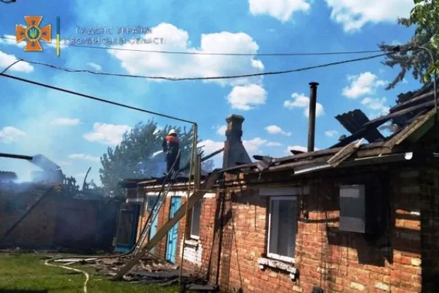 Врятували порося і кошеня: на Волині горіла господарська споруда:  (фото)