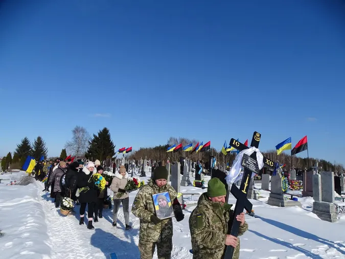 На Волині попрощались з Героєм Романом Махнюком (фото)