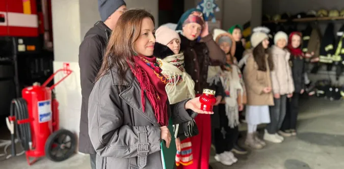 Волинським рятувальникам передали Вифлеємський вогонь (фото)