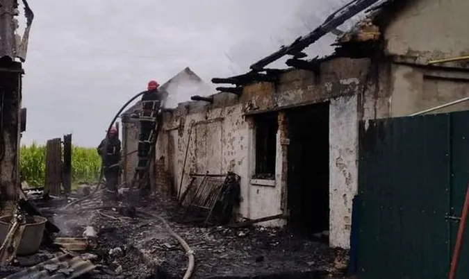 Поліція розслідує обставини загибелі у пожежі волинянина і його 4-річної доньки
