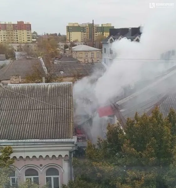 У центрі Луцька палає квартира (фото,відео). ОНОВЛЮЄТЬСЯ