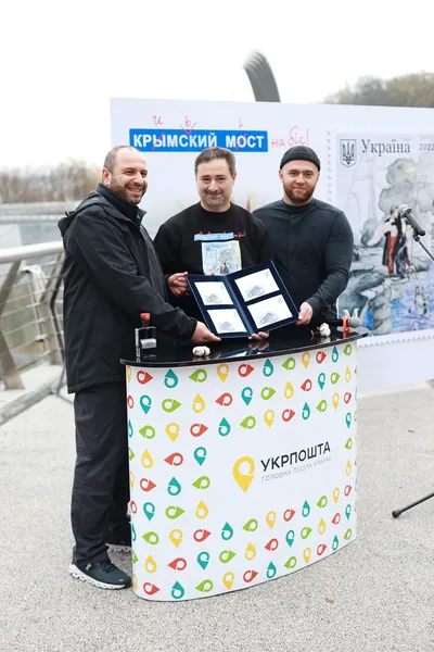 Укрпошта випустила марку «Кримський міст на біс!» (фото)