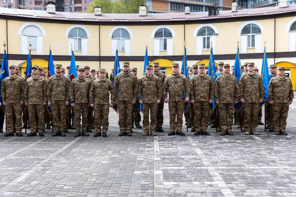 Волинські нацгвардійці отримали бойовий прапор (фото)