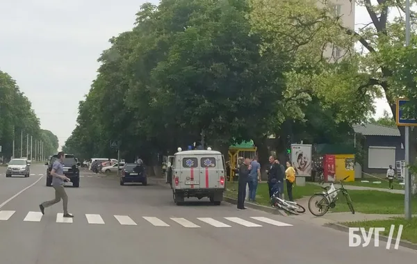 Мотоцикл збив велосипедистку на переході у Володимирі (фото)