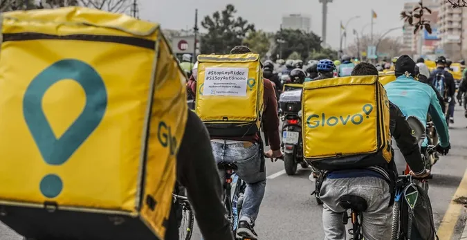 Таксистів і кур’єрів Bolt, Uber, Uklon та Glovo хочуть зобов’язати сплачувати податки