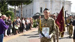 У Луцьку попрощалися з бійцем, який загинув на Сході п’ять років тому (фото)