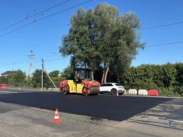 Біля Струмівки завершують ремонт дороги після заміни водопропускної труби (фото)