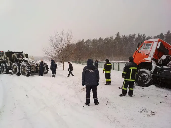 На Волині вантажівка злетіла в канаву (фото)