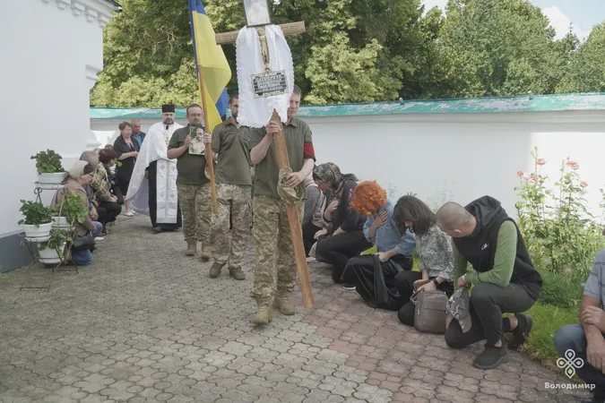Рік був зниклим безвісти: на Волині попрощалися із воїном Володимиром Оліферчуком (фото)