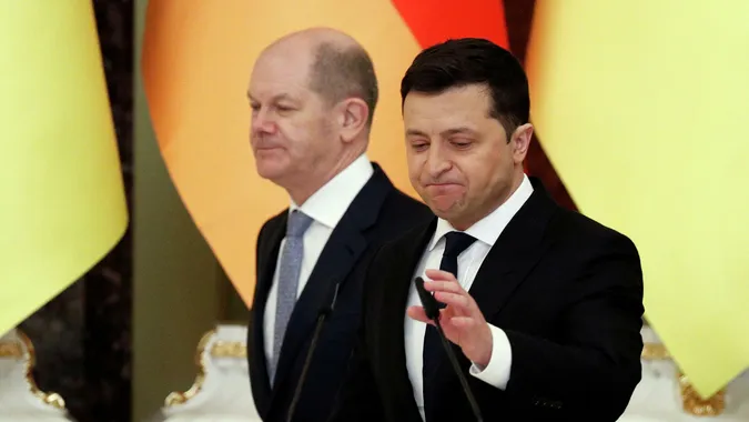 Канцлер Німеччини закликав Зеленського відмовитися від членства в НАТО, щоб запобігти війні - WSJ