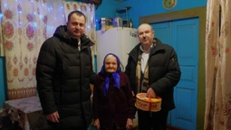 Виховала шестеро дітей і чекає сина з війни: мешканка Ратнівщини відзначила 95-річчя