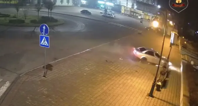 Навіть не пригальмував: показали момент аварії на Привокзальній у Луцьку (відео)