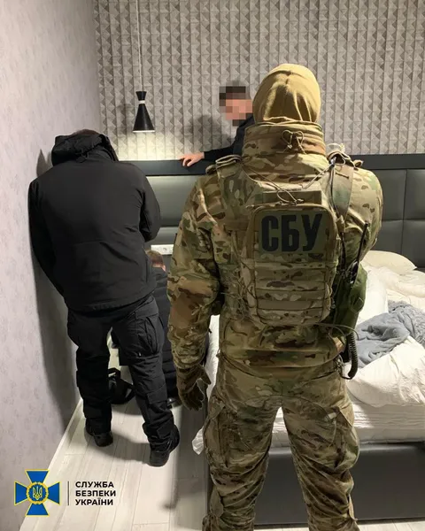 На Волині та Рівненщині збували фальшиві євро: СБУ затримала банду (фото)