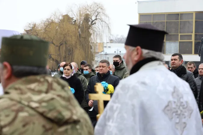 У Луцьку вшанували пам'ять добровольців (фото)