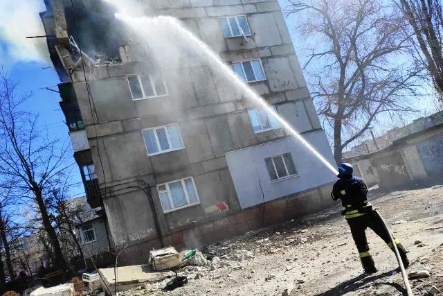 Луганщина: двоє дітей загинули від артобстрілу, розстріляли й натовп дорослих