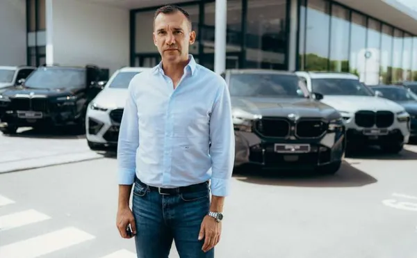 Збірна України з футболу отримала новенькі BMW (фото)