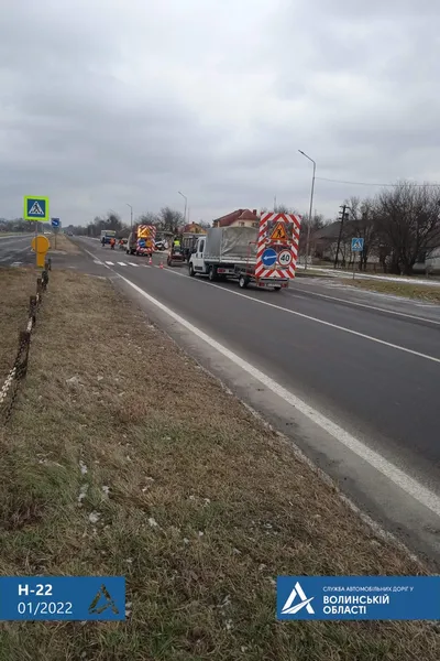 На Волині проводять аварійні роботи з ліквідації вибоїн на дорогах (фото)