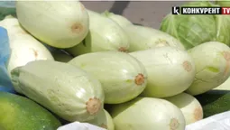 За скільки можна купити кабачки та кукурудзу на ринку Луцька (відео)
