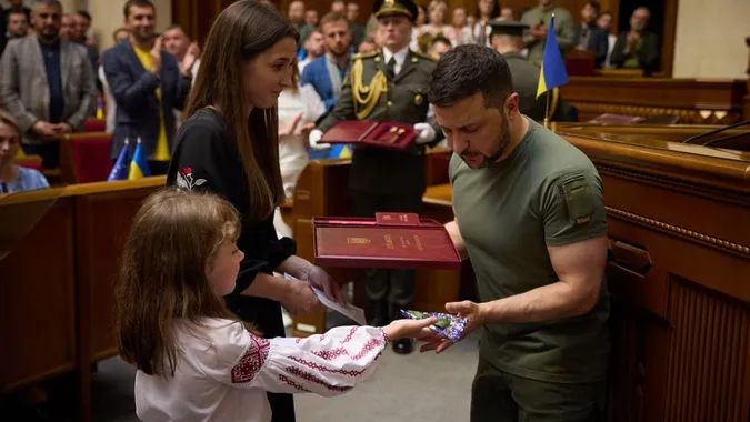 Президент вручив родині загиблого танкіста з Волині посмертний орден «Героя України» (фото)