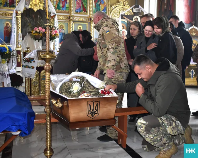 Повернувся не на весілля, а на свій похорон: на Волині попрощалися з капітаном волинської «сотки»