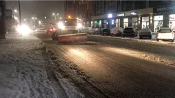 Засніжило: дороги Луцька чистили від снігу (відео)