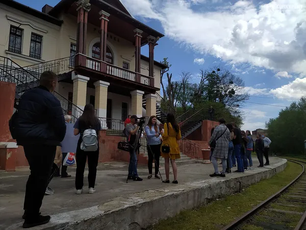 У Луцьку вийшли на мітинг, аби врятувати дитячу залізницю (фото)