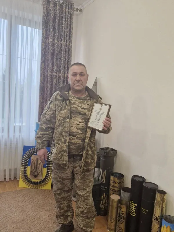 Військового з Луцького району відзначили нагородою Головнокомандувача ЗСУ «Золотий хрест» (фото)