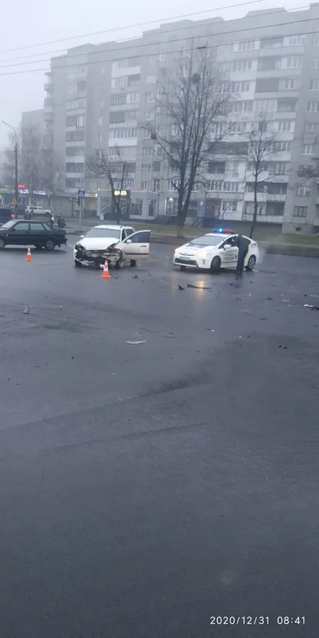 У Луцьку на Соборності – аварія: рух ускладнений