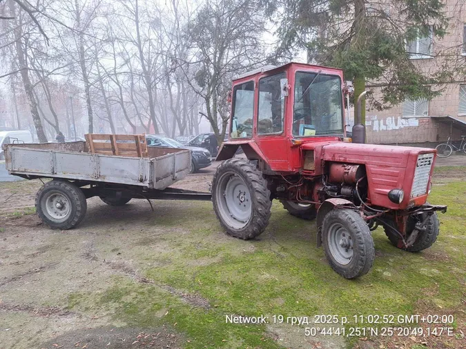 У Луцьку знесли незаконні огорожі у дворах (фото)