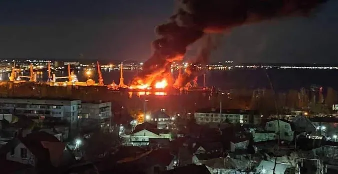 Після удару по ВДК «Новочеркаськ» у Криму зникли безвісти 33 моряки, – росЗМІ
