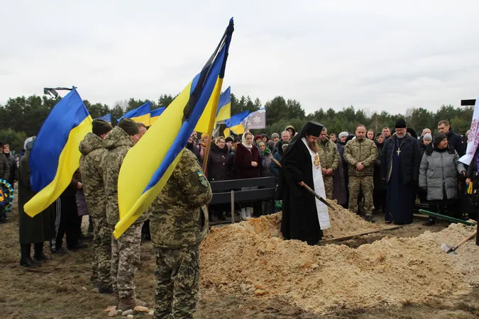 Востаннє додому: у Світязі похоронили волинського бійця Миколу Голінчука
