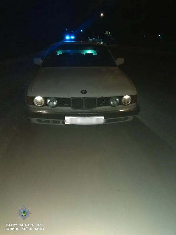 Патрульні в Луцьку вкотре зупинили автомобіль-«двійник» (фото)