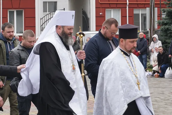 Напередодні Великодня у Луцьку прощалися з Героєм, згадуючи Ісуса (фото, відео)