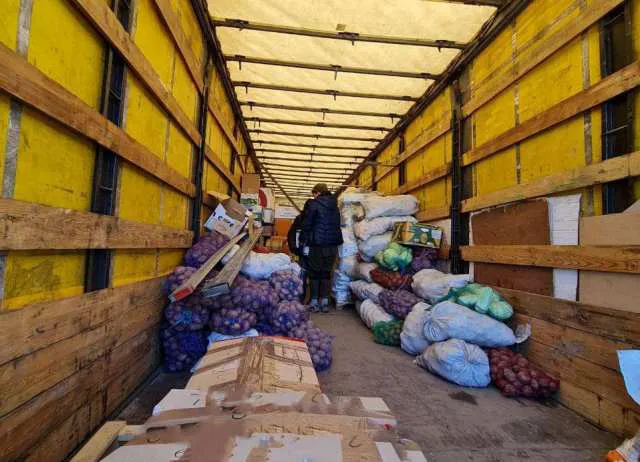 Волонтери з Луцька об‘єднались і зібрали фуру для Миколаєва (фото)