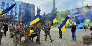 У Ковелі попрощалися із Захисником Петром Коломійчуком, який загинув у ДТП на Дніпропетровщині (фото)