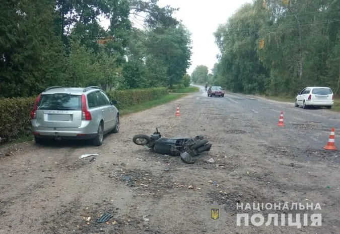 У волинському селі Volvo збила 61-річного скутериста (фото)