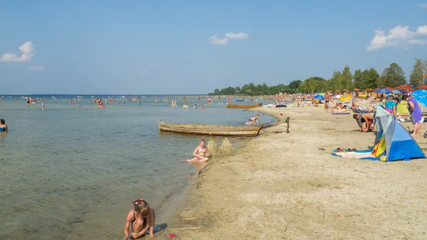 Як минають вихідні на Світязі (фото)